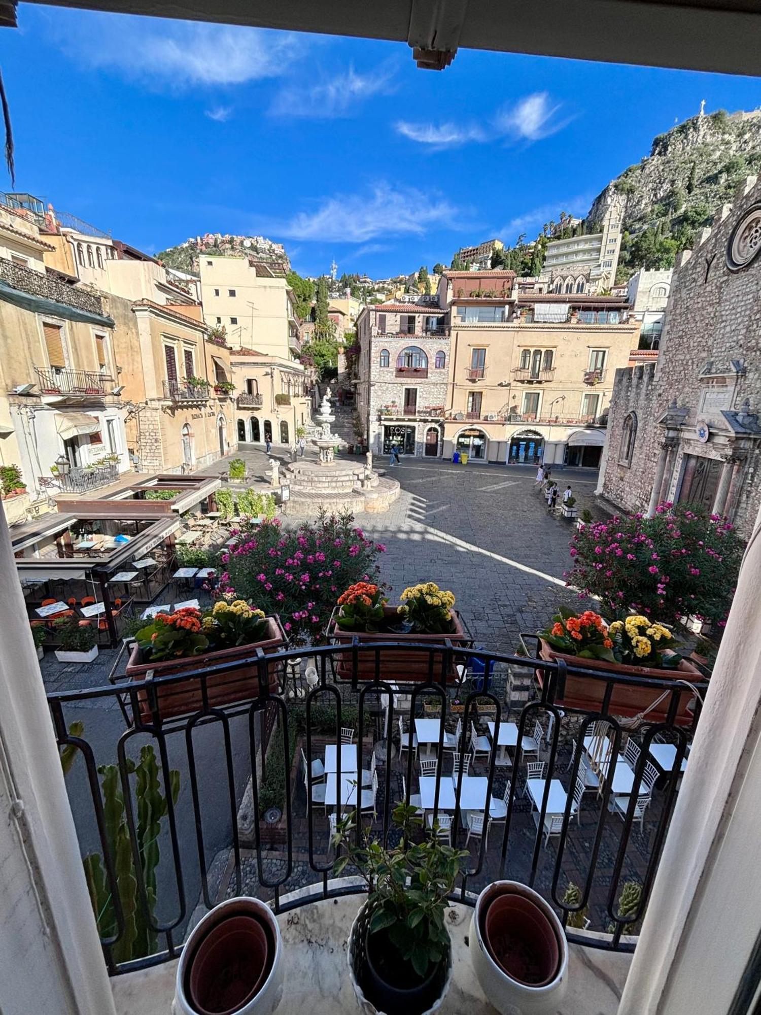 Duomo Square Apartment Таормина Екстериор снимка